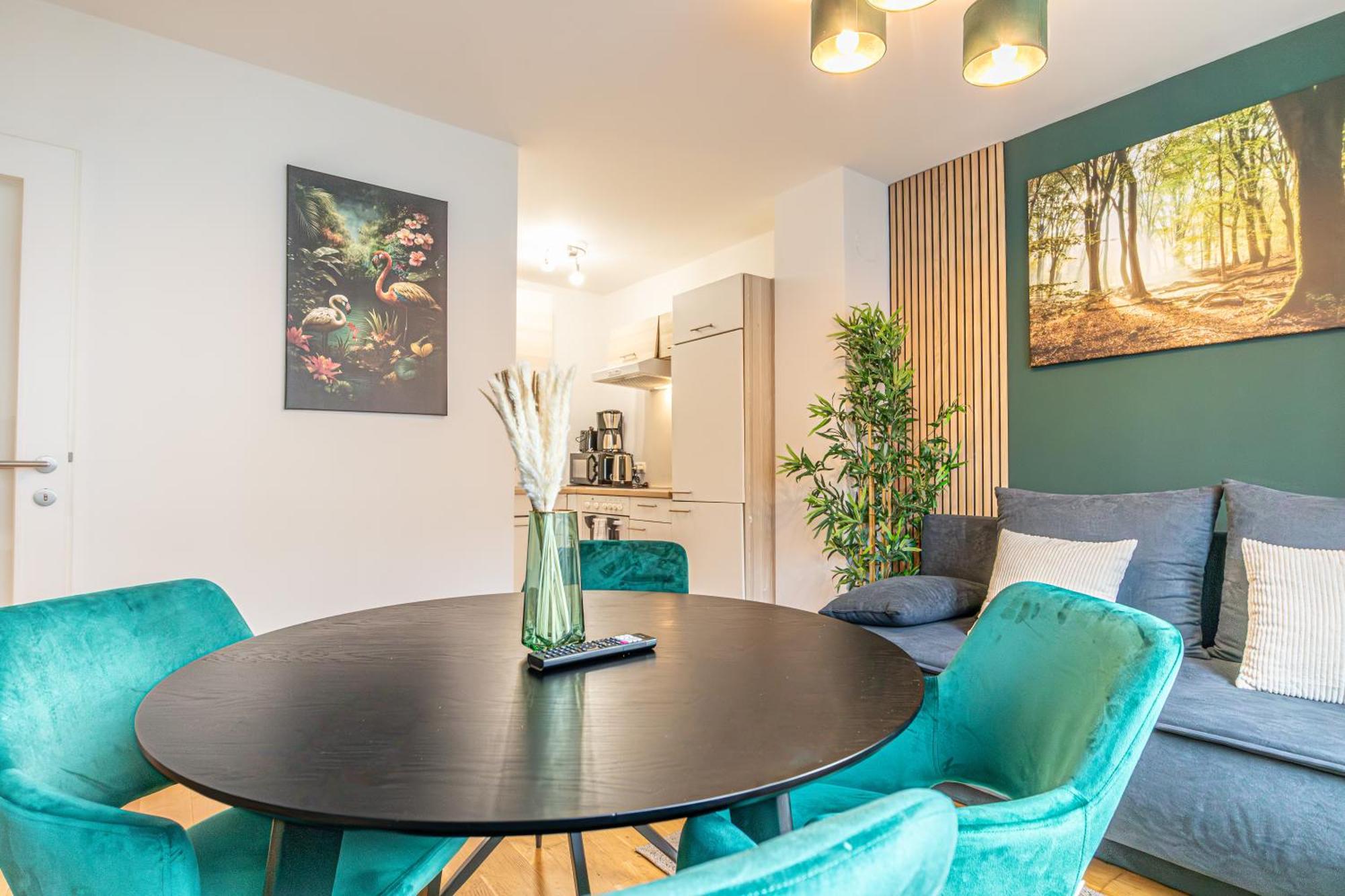 Apartamento Charming 1Br, Steps From Reumannplatz U1 Viena Exterior foto