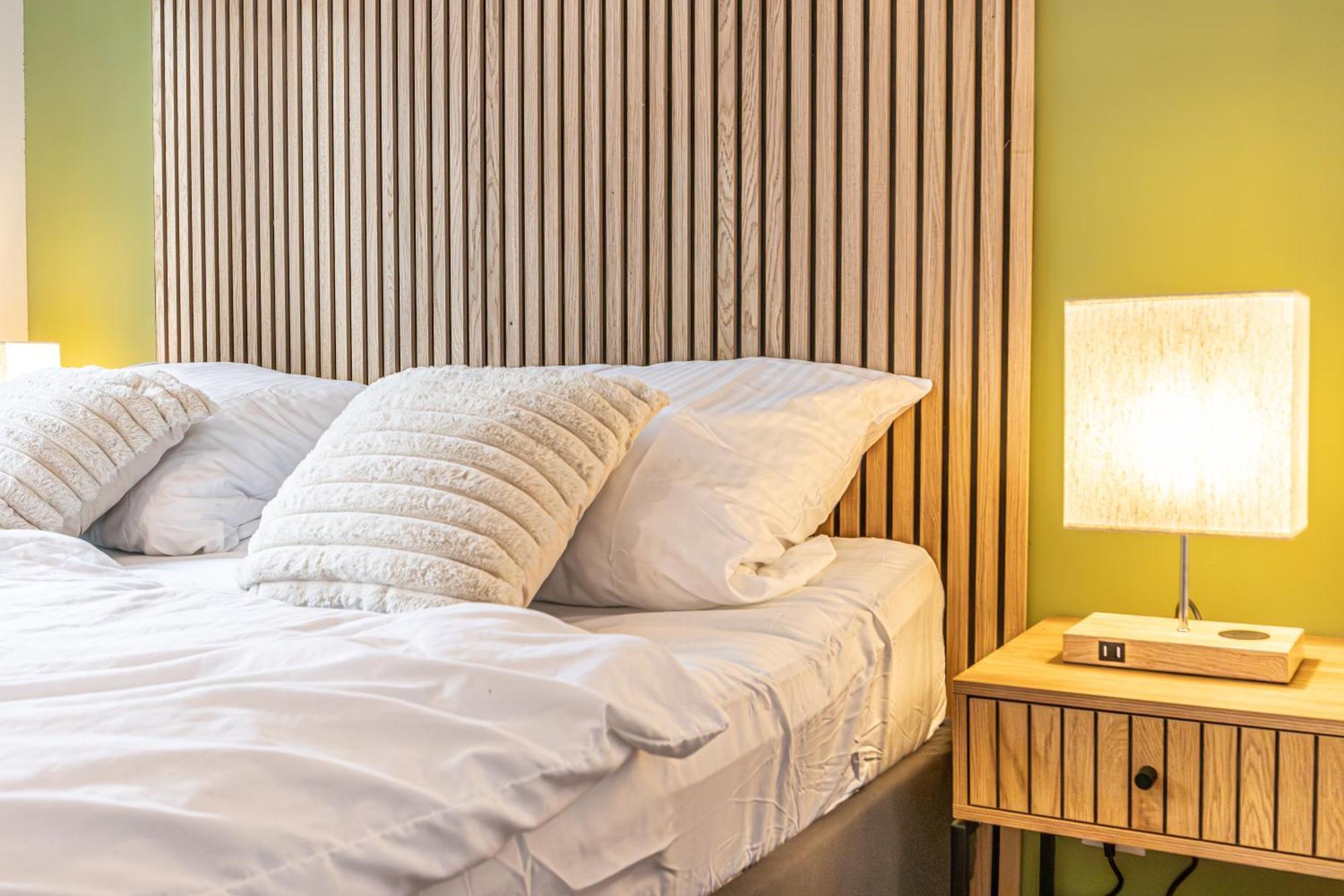 Apartamento Charming 1Br, Steps From Reumannplatz U1 Viena Exterior foto